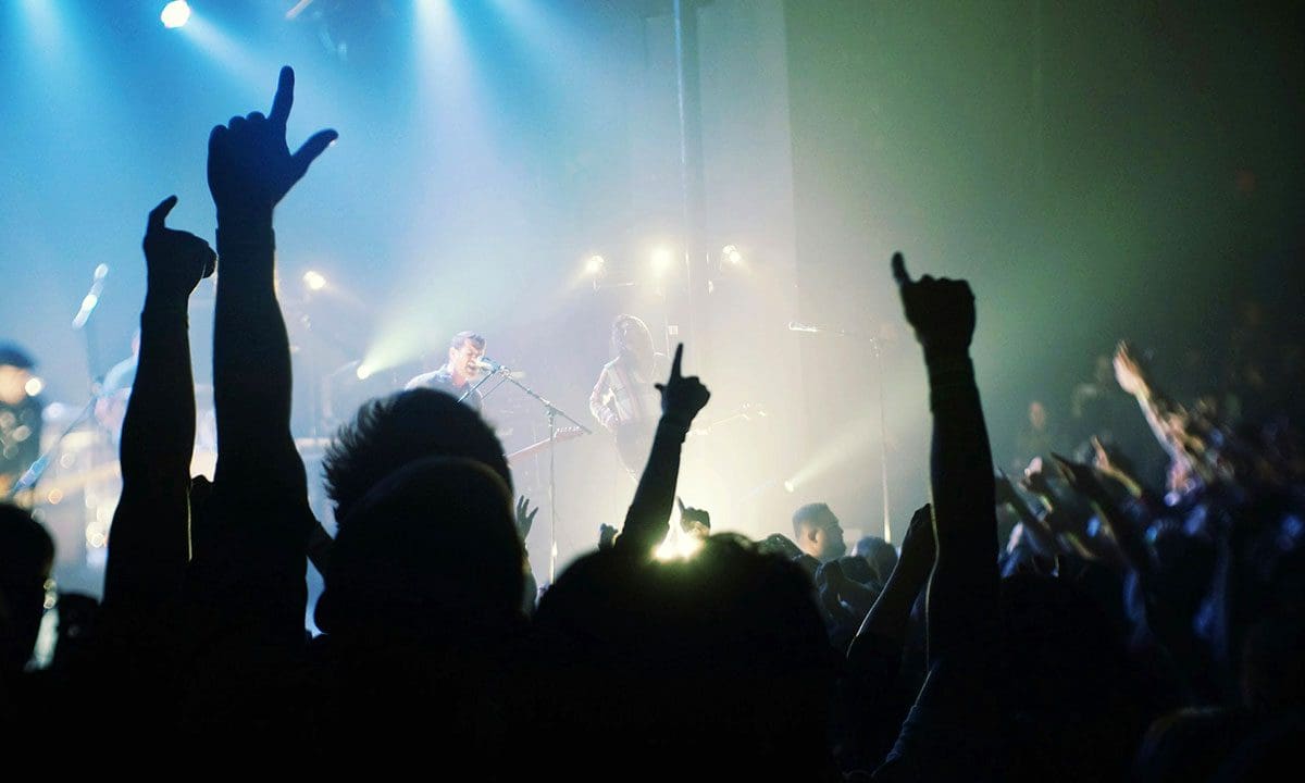 crowd-band-performance